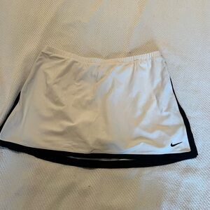 Nike White and Black Athletic Skort